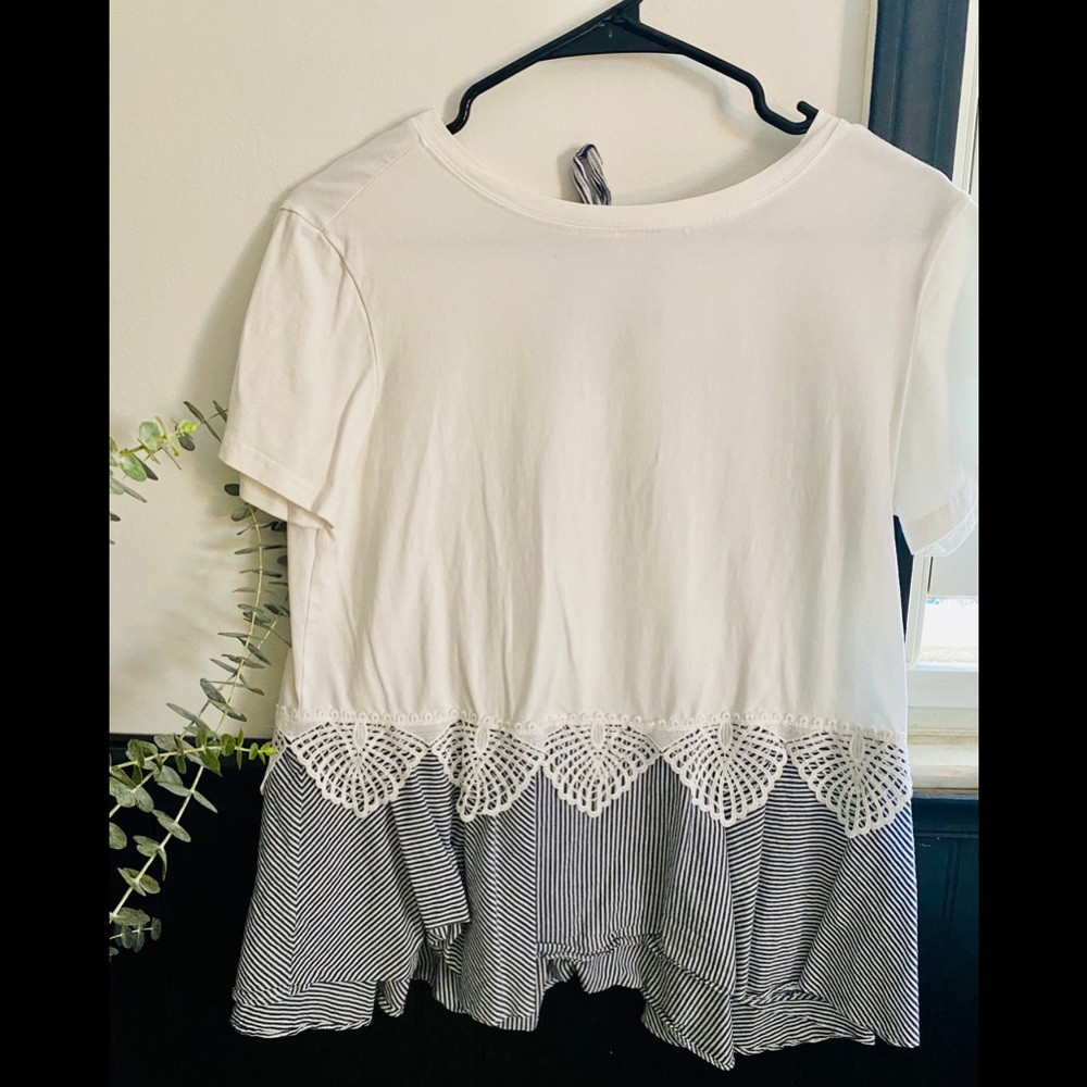 White patterned blouse ✨